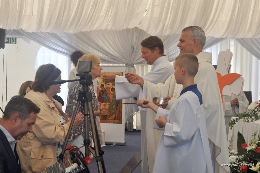 218 Niedzielna Eucharystia.jpg